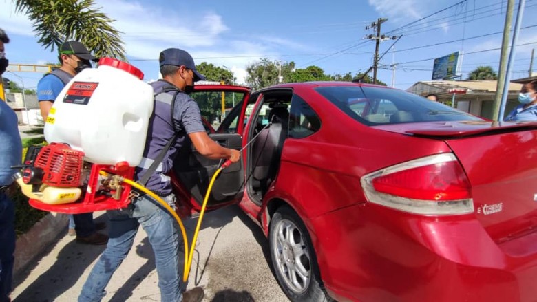 Refuerzan-sanitizacion-de-vehiculos-en-Xicotencatl