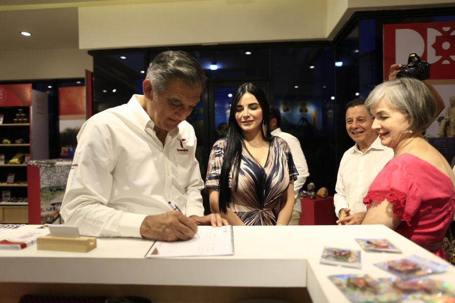 8d5bf621-4987-4951-a4c1-f6cfd92e77da